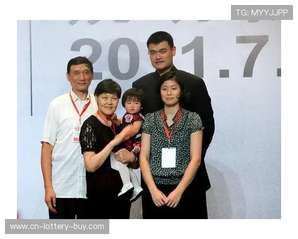 姚明宣布与妻子离婚 引发广泛关注及公众热议 姚明宣布与妻子离婚 引发广泛关注及公众热议